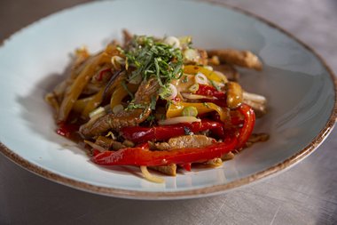 Genießen Sie das Kalbfleisch, guten Appetit!